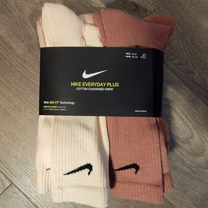 Nike Everyday Plus Cushioned Socks